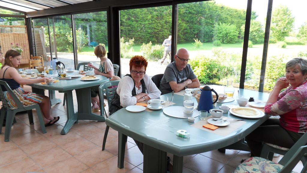 Maison De La Croix Galliot Panzió Cherrueix Kültér fotó