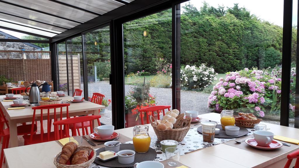Maison De La Croix Galliot Panzió Cherrueix Kültér fotó